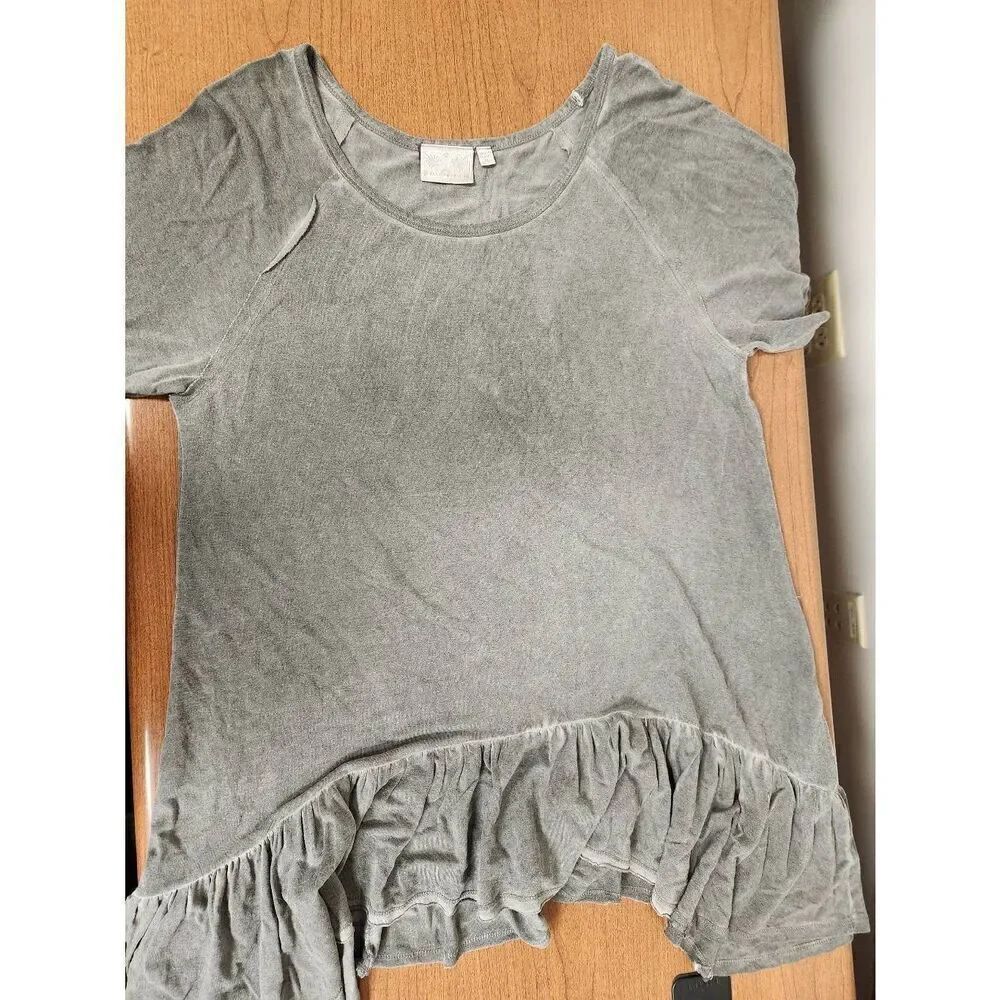 Dantelle XL grey destressed top with ruffled bottom